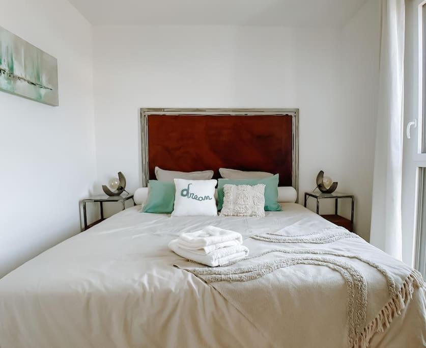 Type Industriel Dans Cadre Provencal Sanary-sur-Mer