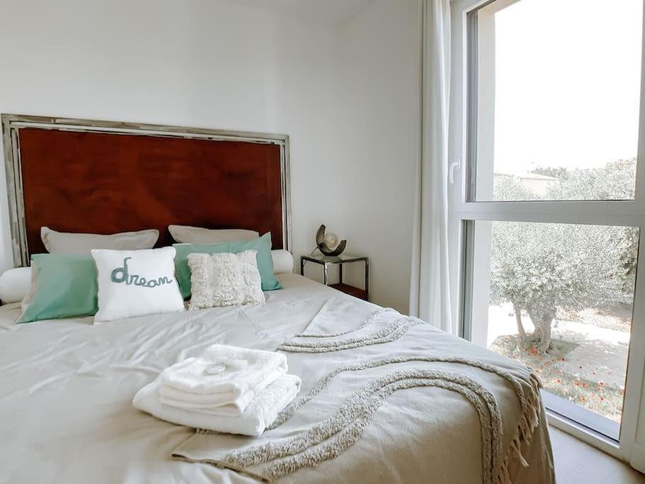Apartment Type Industriel Dans Cadre Provencal